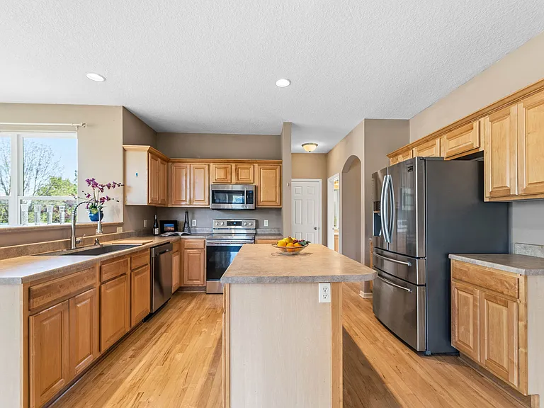 3902 Valley View Rd — Photo 8