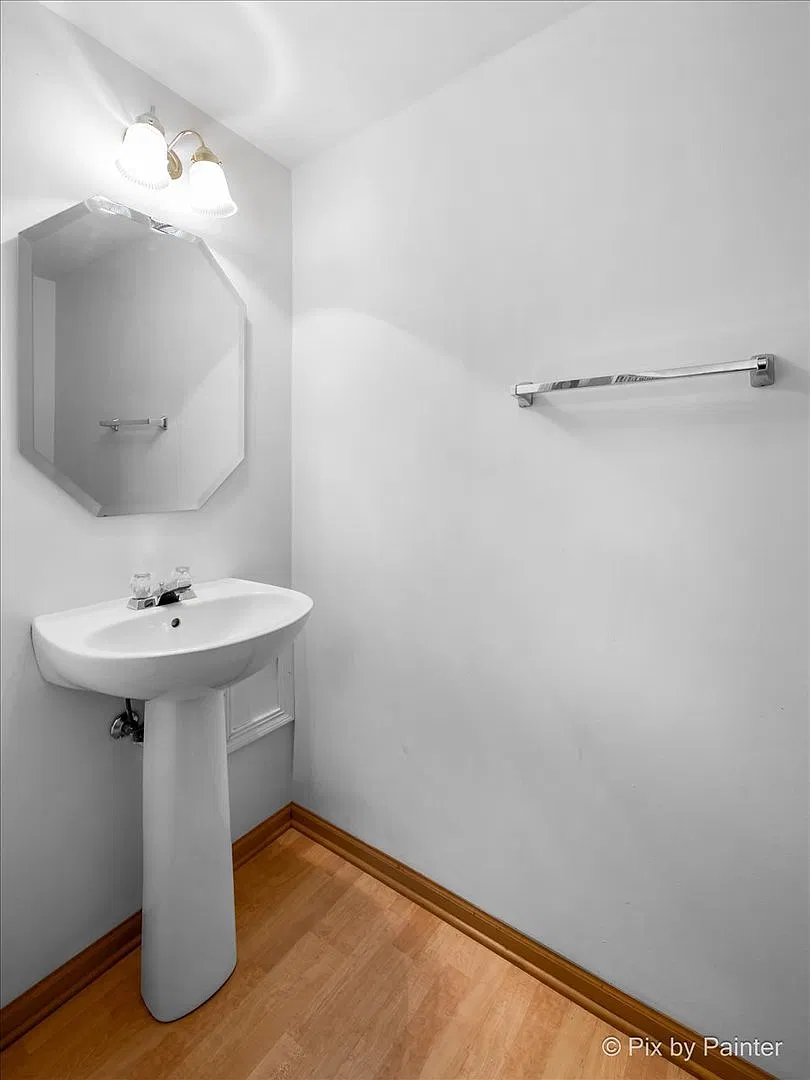 2 bed, 2.5 bath, 1324 sqft, $2,295 — Photo 4