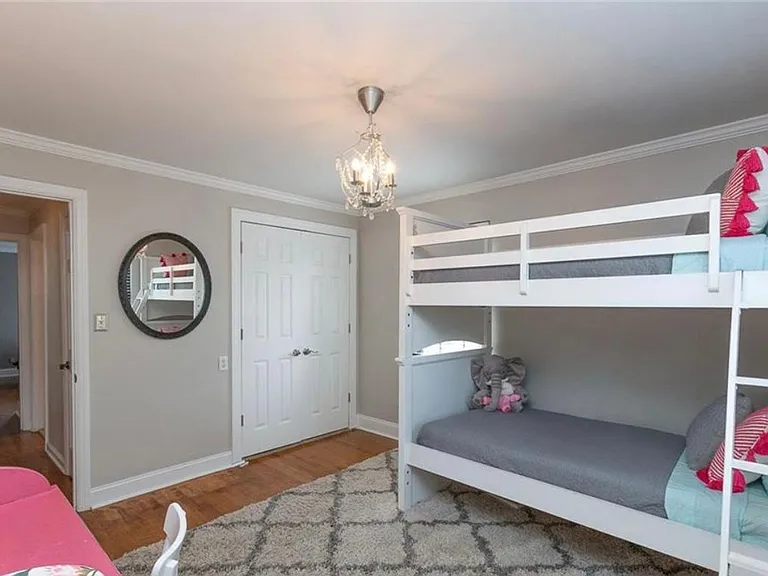 256 Castle Dr — Photo 18