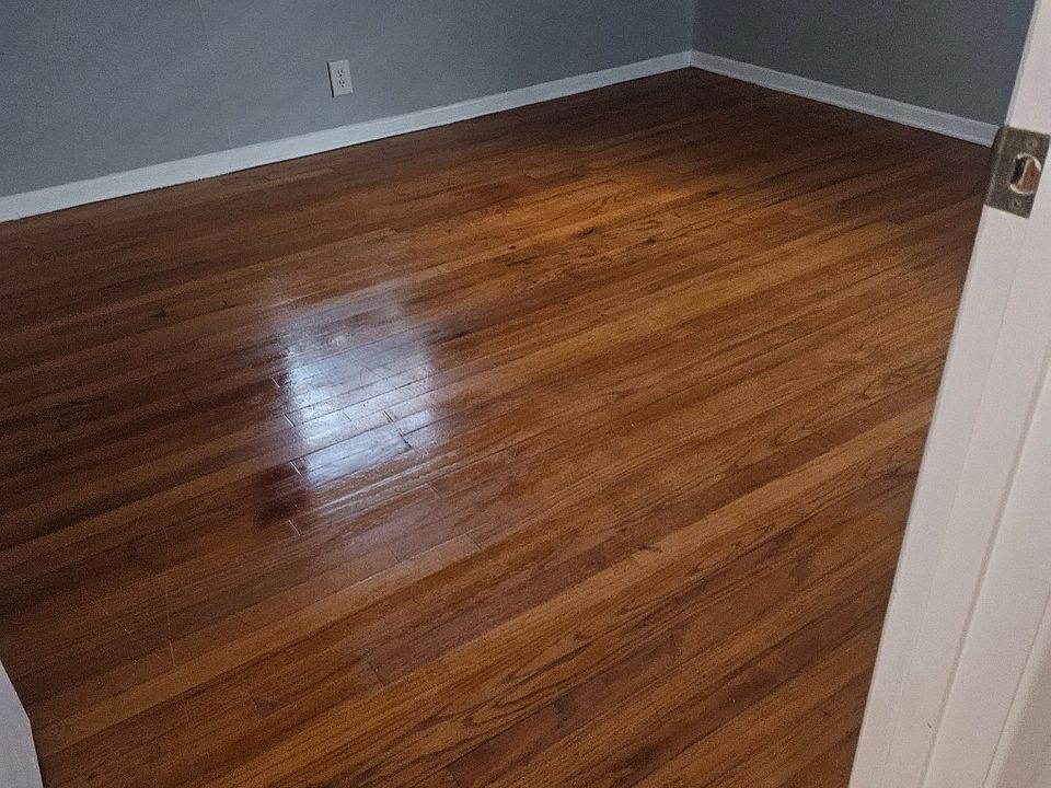 1st image of 1805 Redwood Pl