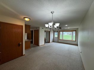 307 Roseland Ave APT 5, Prinsburg, MN 56281