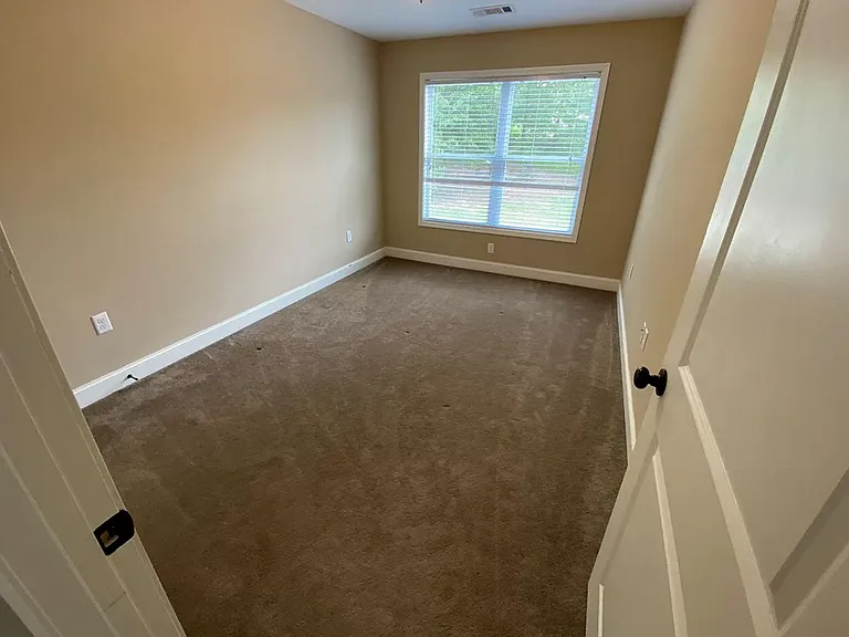 402 Shady Park Cv — Photo 8