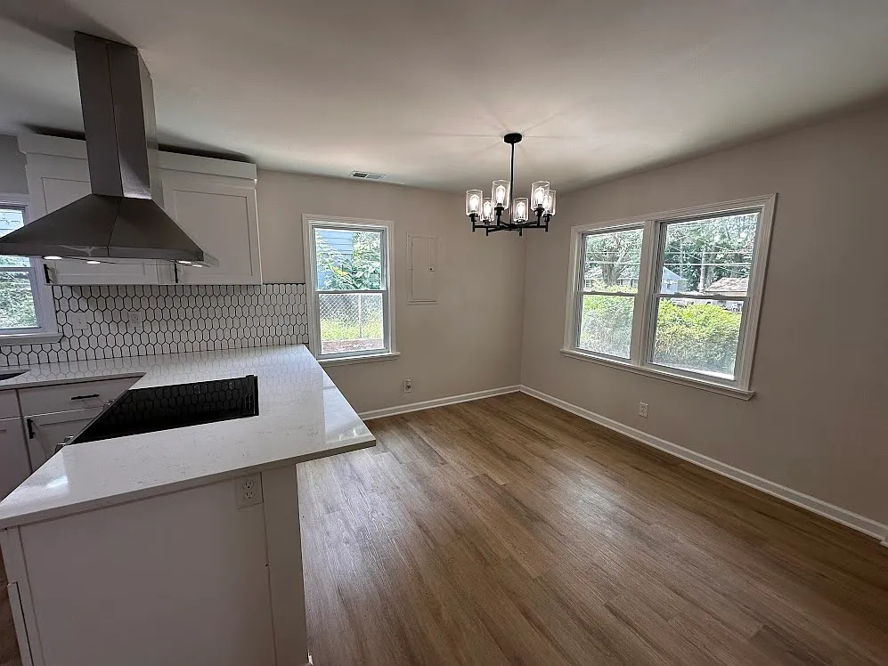 3 bed, 1322 sqft, $1,895 — Photo 3