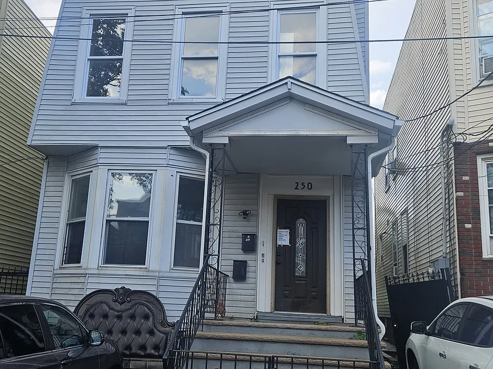 250 Clinton Ave
