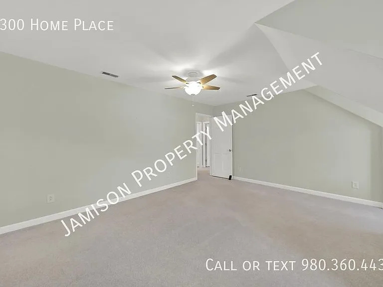 1300 Home Pl — Photo 24