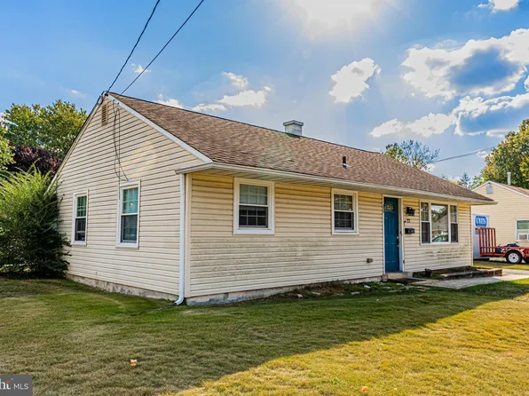 22 Holly Dr, West Berlin, NJ 08091