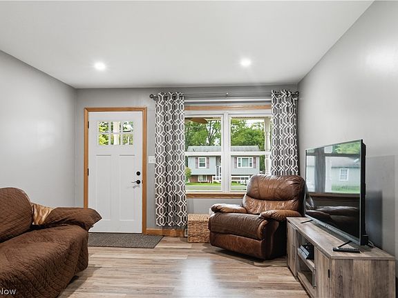 5th image of 1136 Parkside Ave