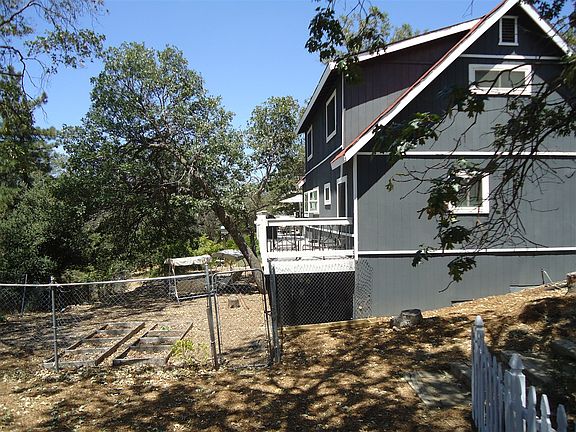4th image of 2624 Pine Crest Dr