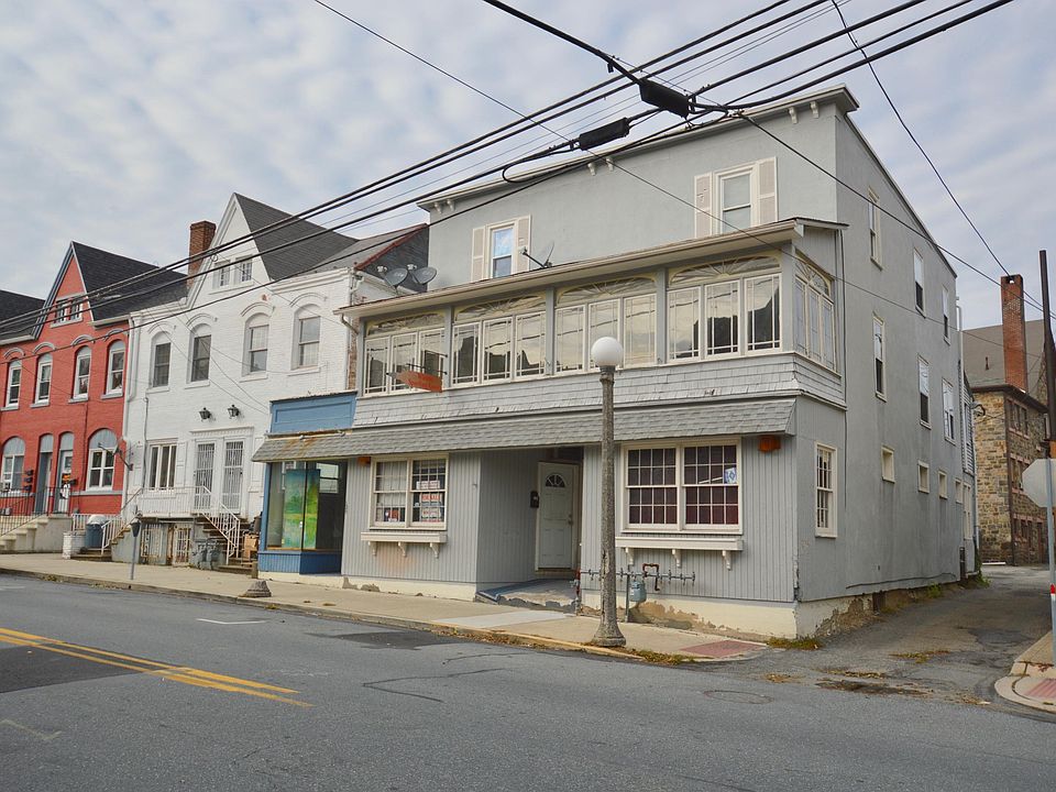 2nd image of 121 Broadway