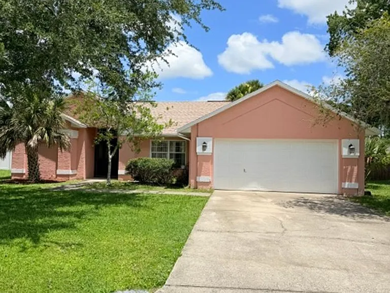 20 Palm Ln — Photo 1