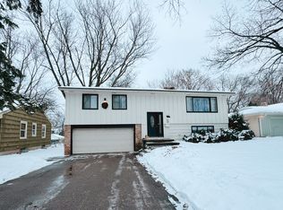 735 Grant St, Excelsior, MN 55331