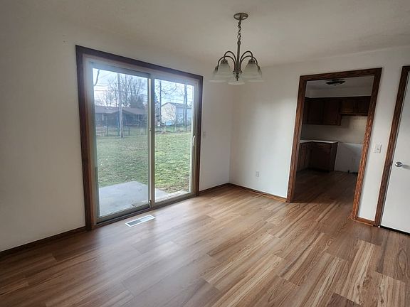 5th image of 1075 Baier Ave