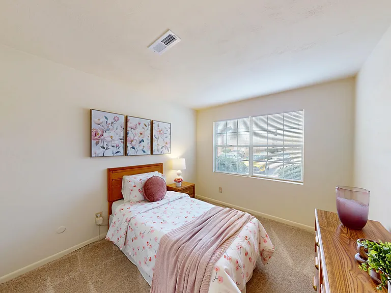 Apollo Apartments — Photo 9