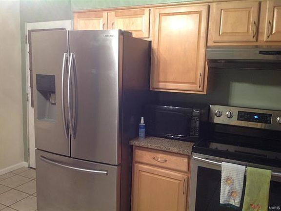 5th image of 915 Cedar Dr
