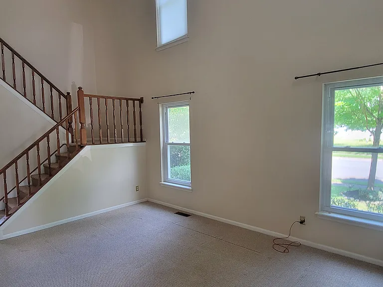 107 Windsor Ct — Photo 19