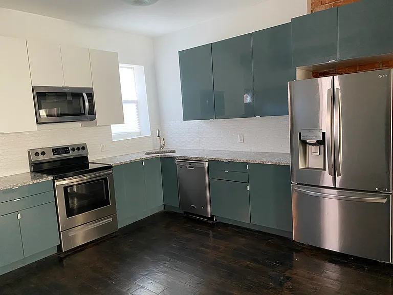 880-894 Oak St #880 — Photo 21