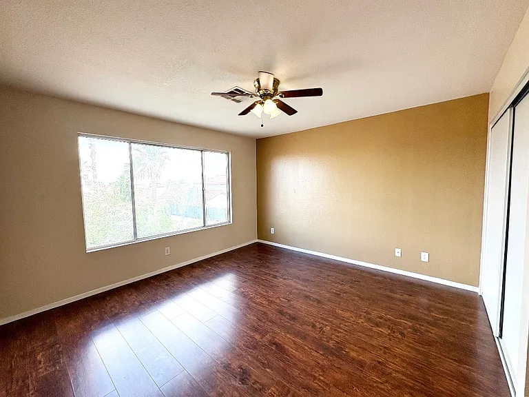 4652 Cosley Dr — Photo 6