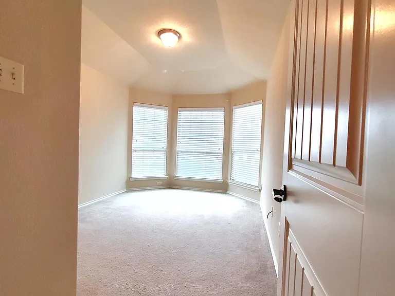 1925 Carol Ln — Photo 13