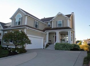 1075 Watersedge Ct, Oxford, MI