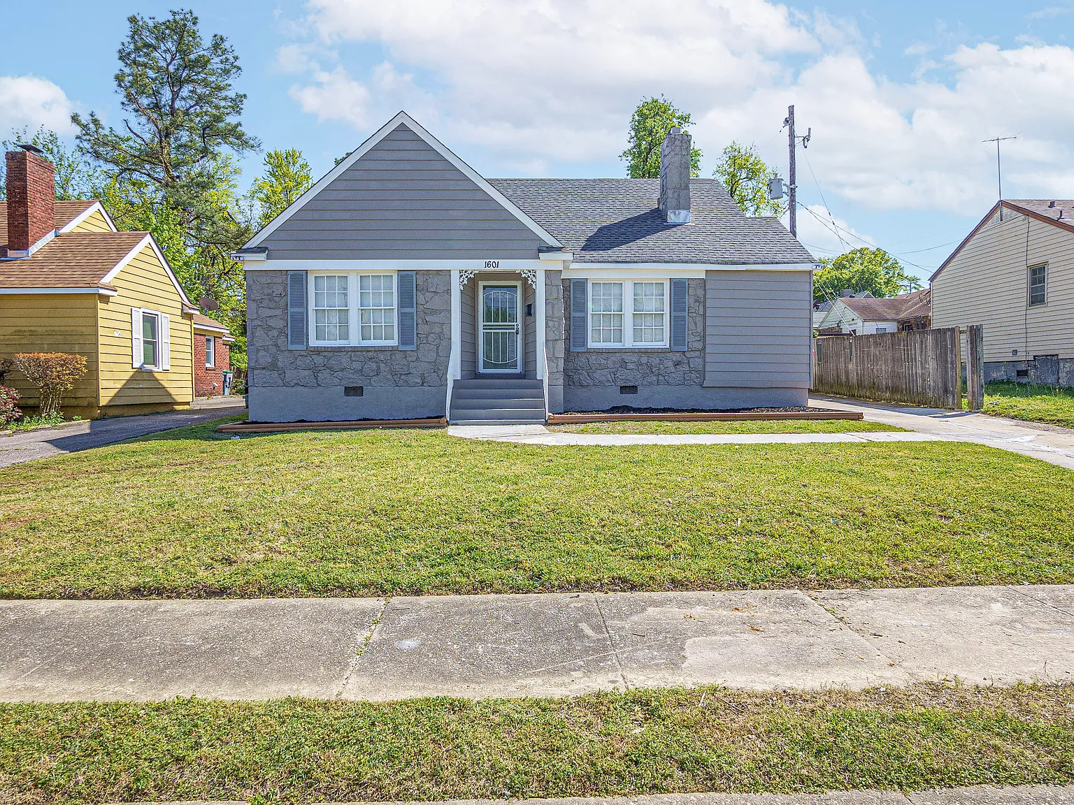 4 bed, 1.5 bath, 1400 sqft, $1,598 — Photo 4
