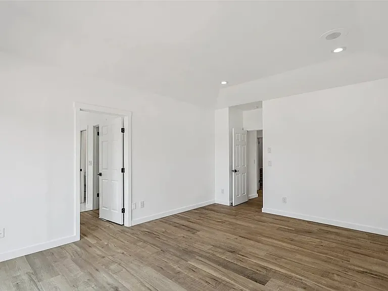 2805 Chambers Bay Dr — Photo 20