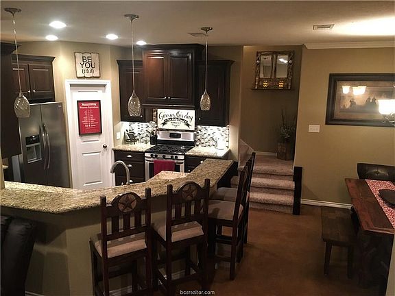 4th image of 992 Mimosa Ln