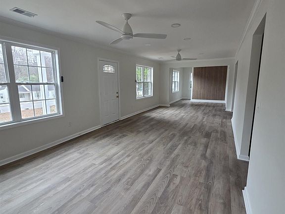 4th image of 416 Thames St