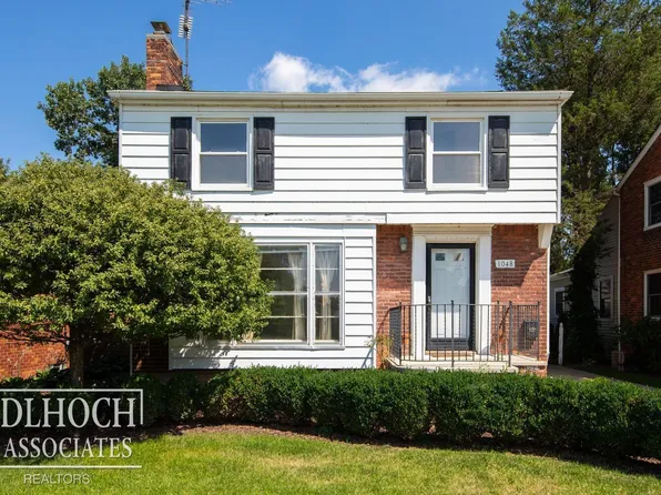 1048 Vernier Rd, Grosse Pointe Woods, MI 48236