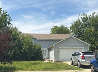 951 Campbell Dr, Naperville, IL 60563
