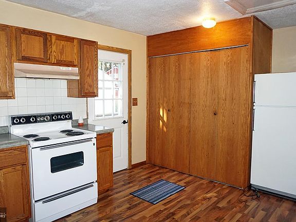 4th image of 1013 Hill St