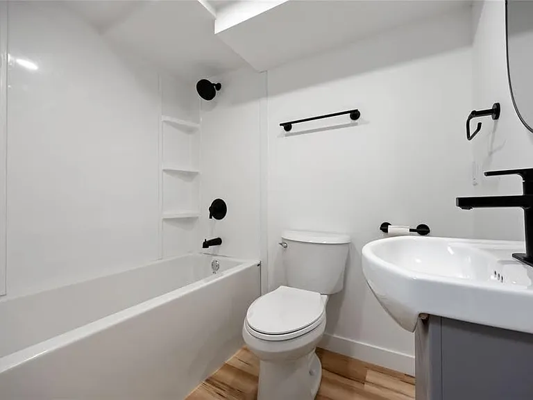 340 Trudeau Dr #LOWER — Photo 5