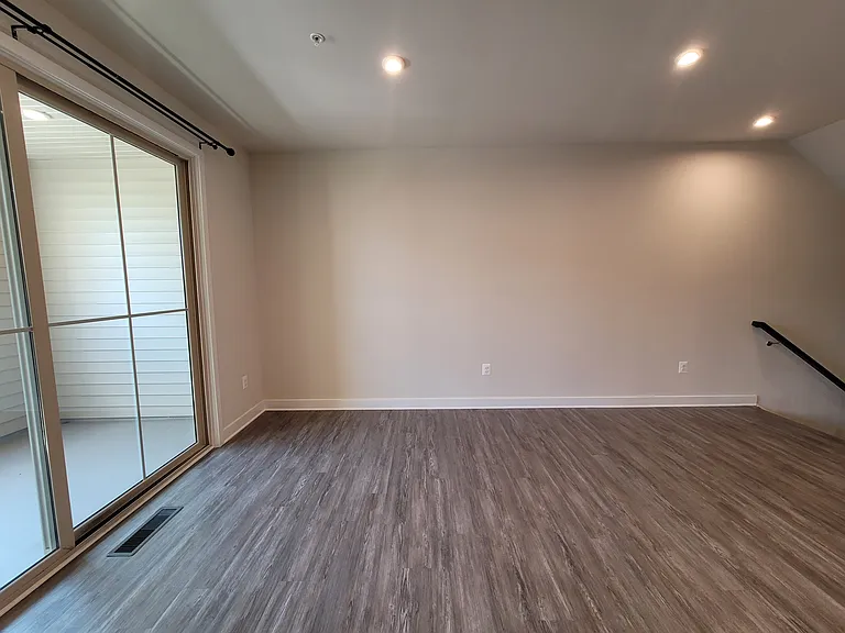 8667 Shady Pines Dr — Photo 22