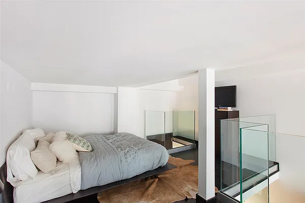 Sold by Douglas Elliman | media 4