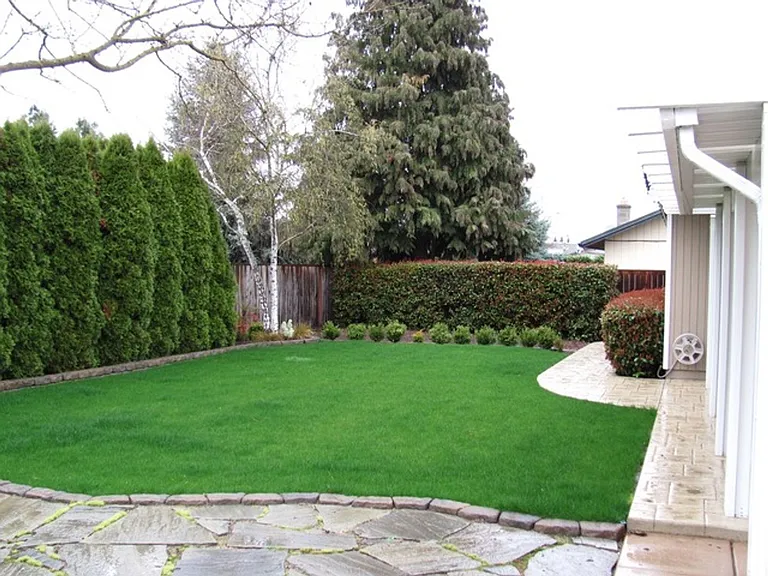 680 Malabar Dr — Photo 4