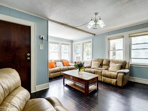 4th image of 357 Bradford St