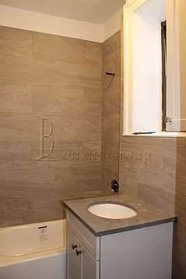 Rented by Bouklis Group | media 2