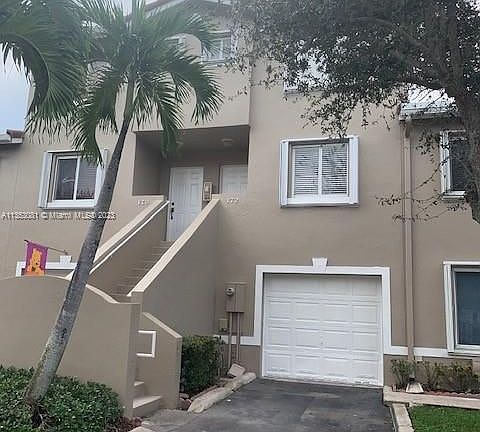 2nd image of 172 Riviera Cir #172