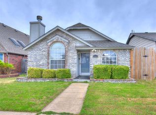 2102 Lakecrest Dr, Moore, OK 73170