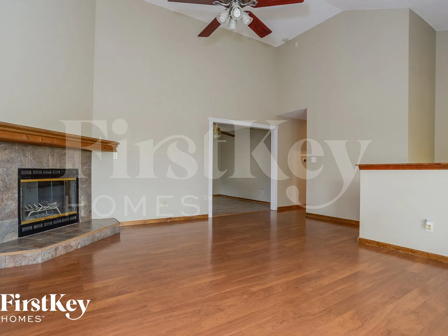 4 bed, 2.0 bath, 2304 sqft, $2,545 — Photo 4