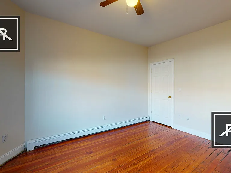 17 Linden St #2 — Photo 7