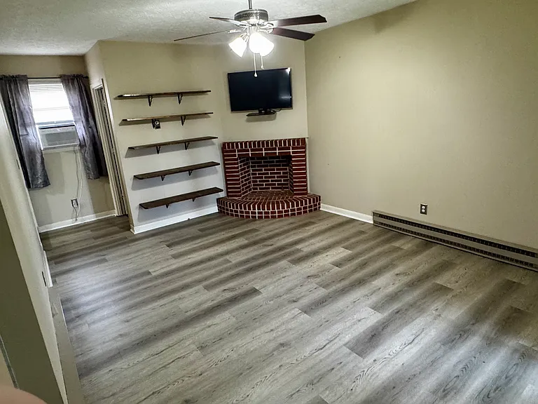 2986 Green Pasture Ln — Photo 3