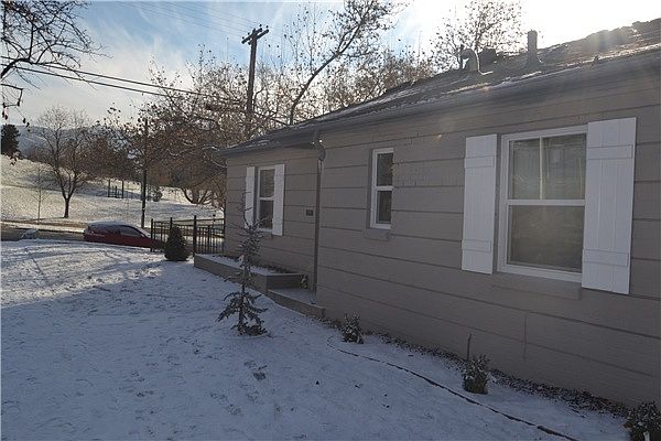 2nd image of 784 E 9th Ave