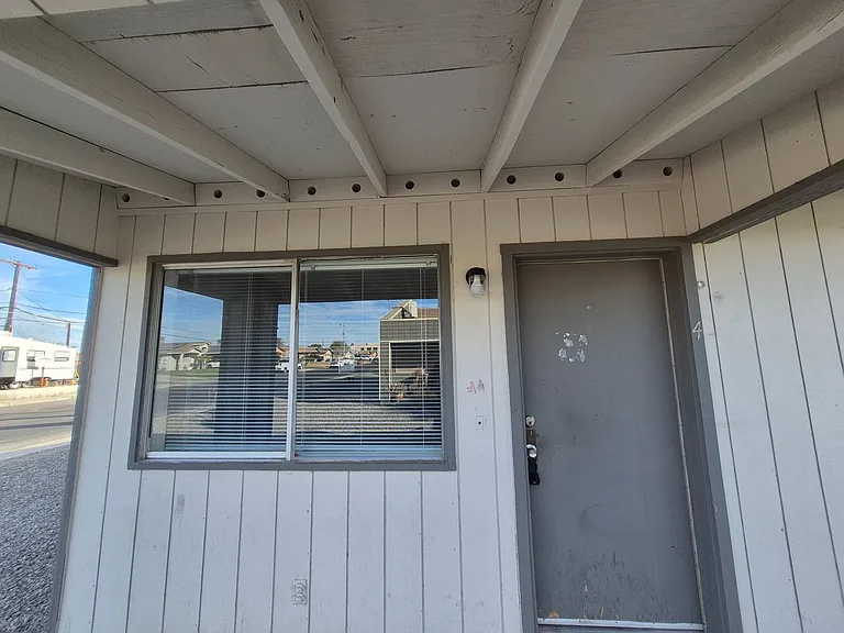 1860 S 3rd Ave — Photo 18