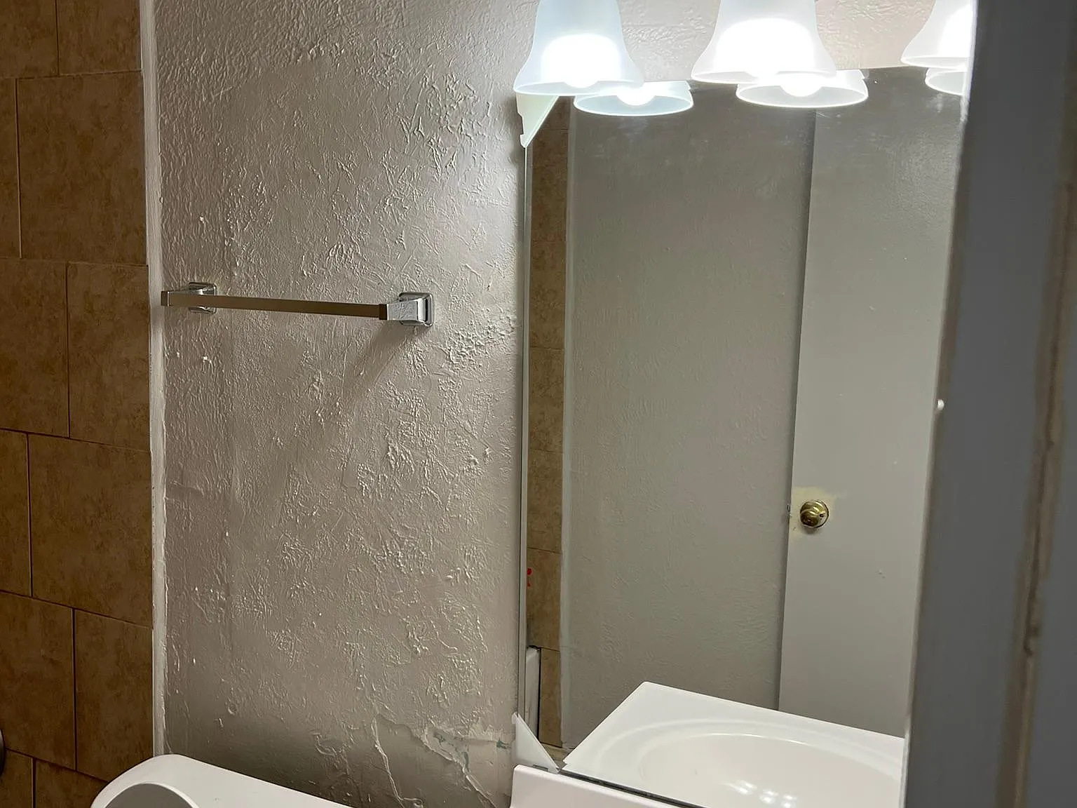 4 bed, 1270 sqft, $2,150 — Photo 4