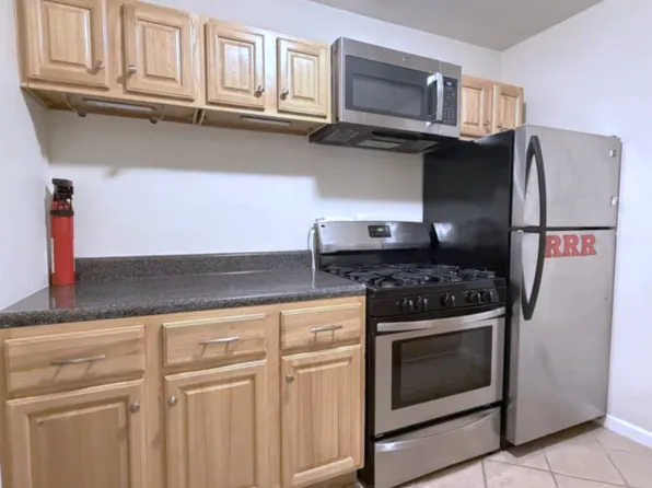 36 Howard Ct, Newark, NJ 07103