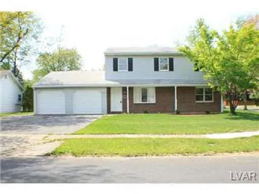 2905 Diamond Ave photo 1