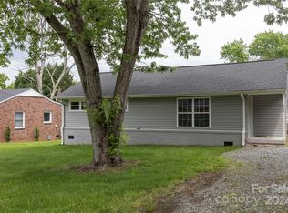 922 Summer Dr, Gastonia, NC 28052