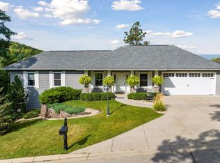 1374 Southwood Ave, Red Wing, MN 55066