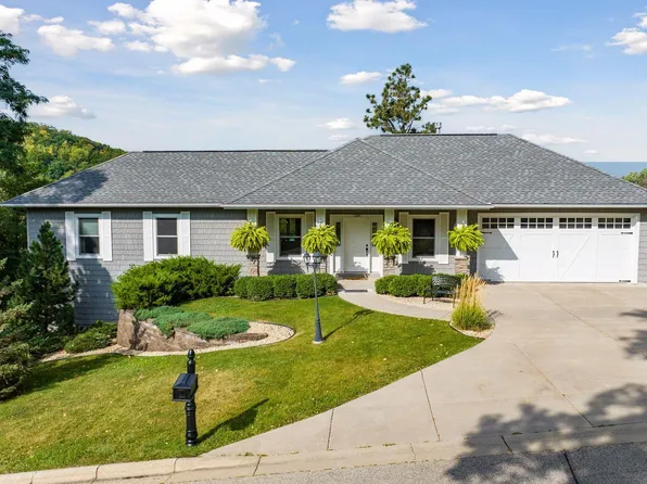 1374 Southwood Ave, Red Wing, MN 55066