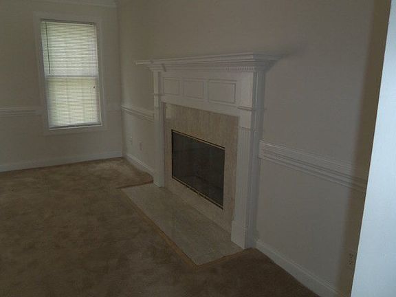 2nd image of 1529-31 Winterberry Drive